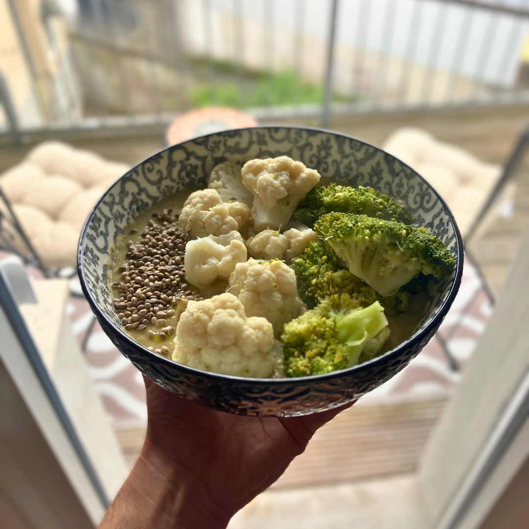 hemp seeds, broccoli and kale, including pureed lentils and lots of vegetables in a bowl